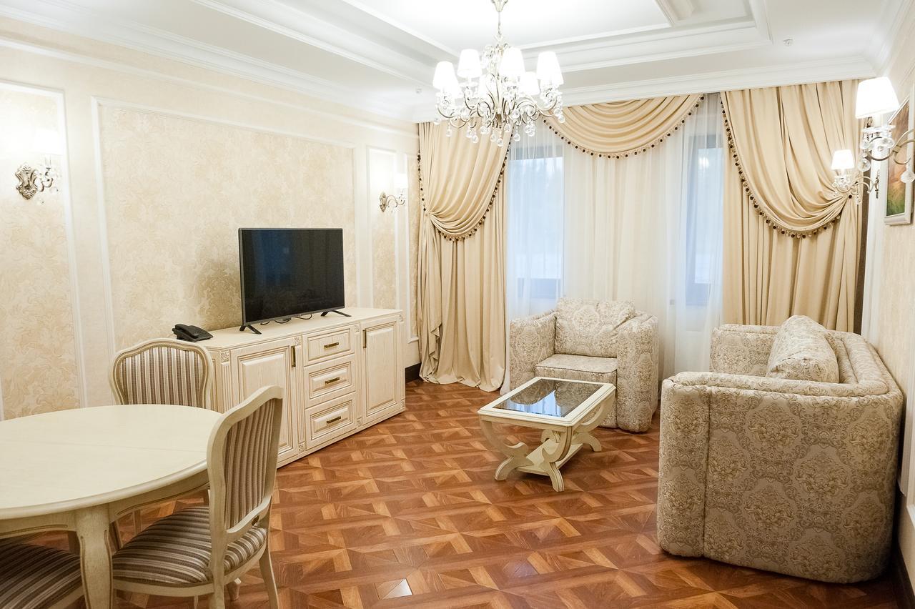 KRTs Korona Hotel Sudilovichi Bagian luar foto
