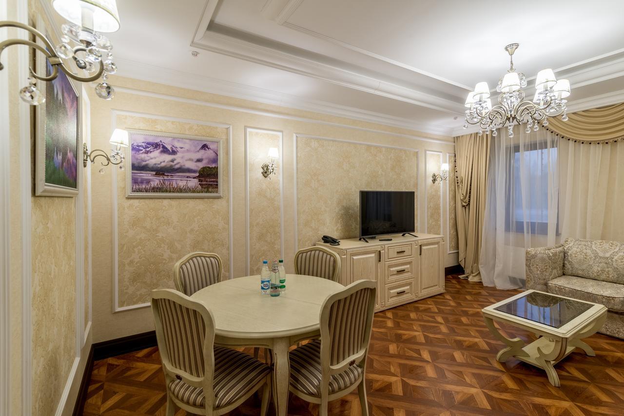 KRTs Korona Hotel Sudilovichi Bagian luar foto