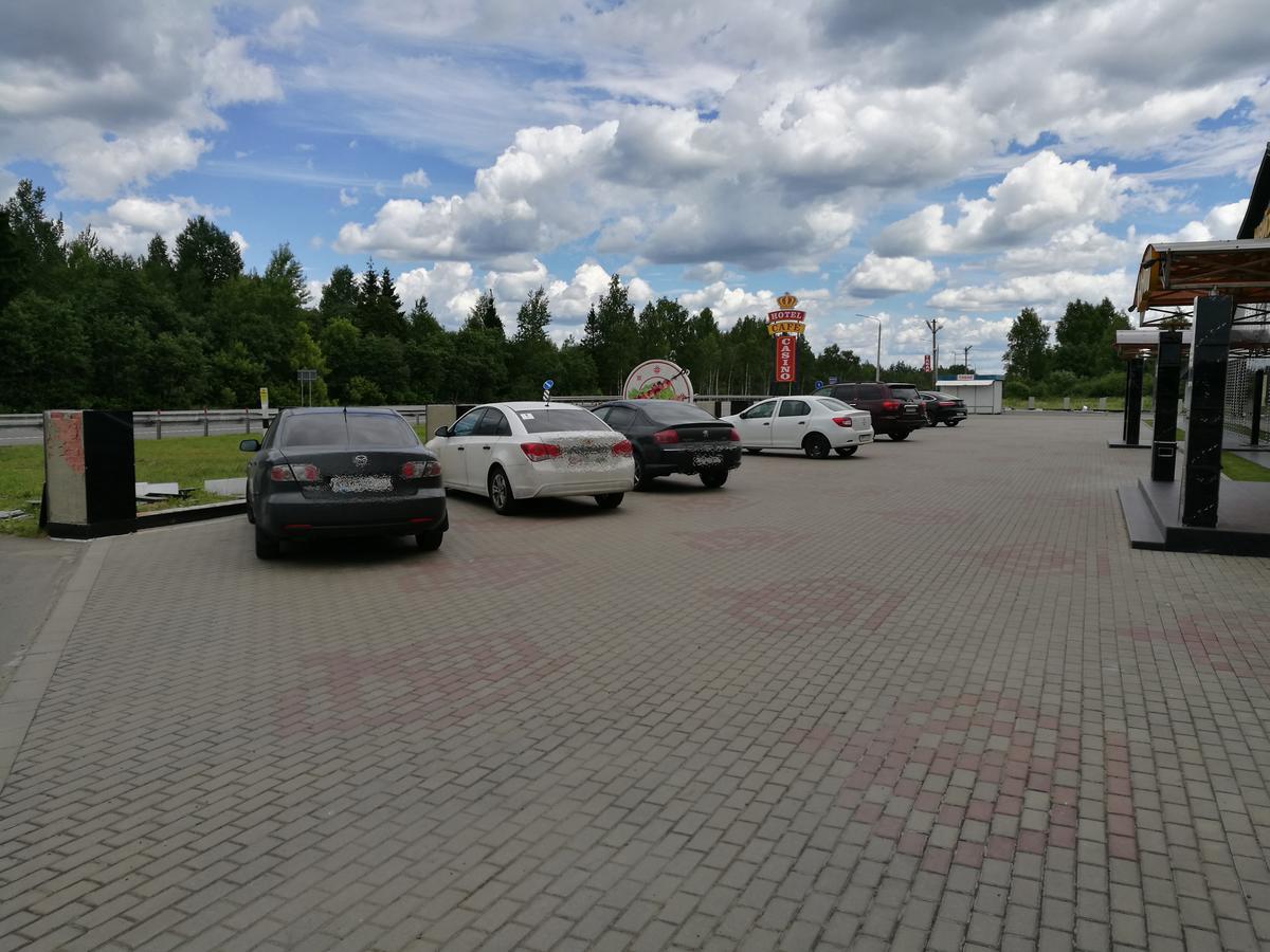 KRTs Korona Hotel Sudilovichi Bagian luar foto